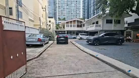 Rare Plot of Land Sukhumvit 69 (443 sq.w.), Prime Location, Near BTS Phra Khanong, Bangkok, Phra Kanong Nua, Watthana, Bangkok, , 1,772 sqm, Land For Sale, by LINE @firststep, 500472863 - DDproperty.com
