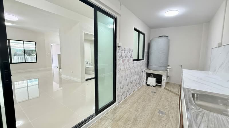 The Connect Pattanakarn 38, Bangkok, Soi Phatthanakan 38, Phatthanakan Road, Suan Luang, Bangkok, 3 Bedrooms, 130 sqm, Townhouse For Sale, by Agent Pla, 500472866 - DDproperty.com