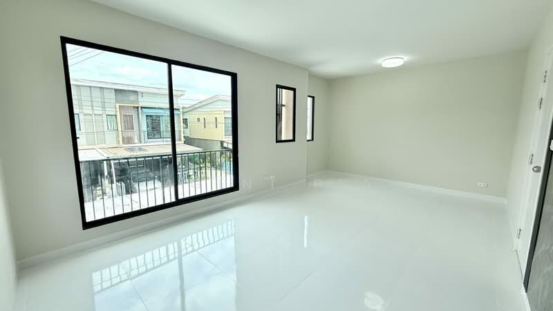 The Connect Pattanakarn 38, Bangkok, Soi Phatthanakan 38, Phatthanakan Road, Suan Luang, Bangkok, 3 Bedrooms, 130 sqm, Townhouse For Sale, by Agent Pla, 500472866 - DDproperty.com