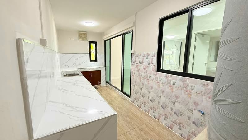 The Connect Pattanakarn 38, Bangkok, Soi Phatthanakan 38, Phatthanakan Road, Suan Luang, Bangkok, 3 Bedrooms, 130 sqm, Townhouse For Sale, by Agent Pla, 500472866 - DDproperty.com