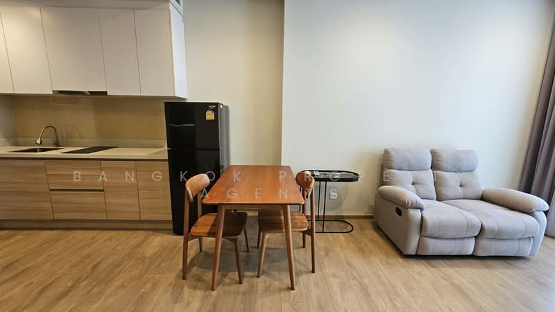 Noble Around Sukhumvit 33, Bangkok, 17 Soi Sukhumvit 33, Khlong Tan Nua, Watthana, Bangkok, 1 Bedroom, 43 sqm, Condo For Rent, by BANGKOK PROPERTY AGENTS, 500472947 - DDproperty.com