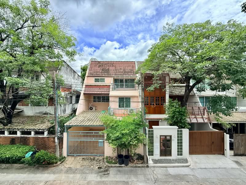 Townhouse, Bangkok, Sukhumvit 39, Khlongtoei Nua, Watthana, Bangkok, 3 Bedrooms, 350 sqm, Townhouse For Rent, by Bangkok Residential, 500472977 - DDproperty.com