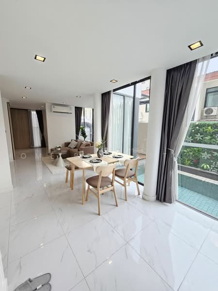 บ้านแฝด พระราม 9 ซอย 51, กรุงเทพ, สวนหลวง, กรุงเทพ, 400 ตร.ม., บ้านแฝด ขาย, โดย HOME Real Estate Service, 500472990 - DDproperty.com