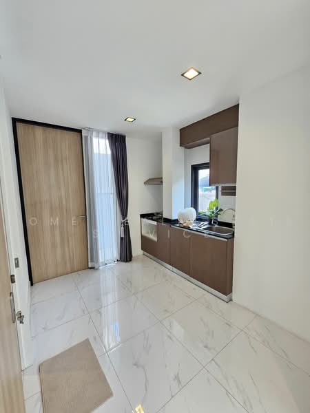 บ้านแฝด พระราม 9 ซอย 51, Bangkok, Suan Luang, Bangkok, 4 Bedrooms, 400 sqm, Semi-Detached House (Twin House) For Sale, by HOME Real Estate Service, 500472990 - DDproperty.com