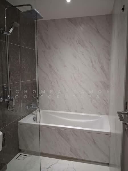 Fynn Asoke, Bangkok, 28 Sukhumvit 10 Alley, Khlong Toei, Bangkok, 1 Bedroom, 37 sqm, Condo For Rent, by Chomratkamol Soontorntarawong (Gor), 500473054 - DDproperty.com