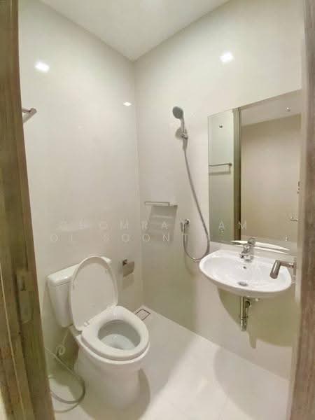 Q1 Sukhumvit, Bangkok, 1 Sukhumvit Road, Khlong Toei, Bangkok, 3 Bedrooms, 202 sqm, Condo For Sale, by Chomratkamol Soontorntarawong (Gor), 500473107 - DDproperty.com