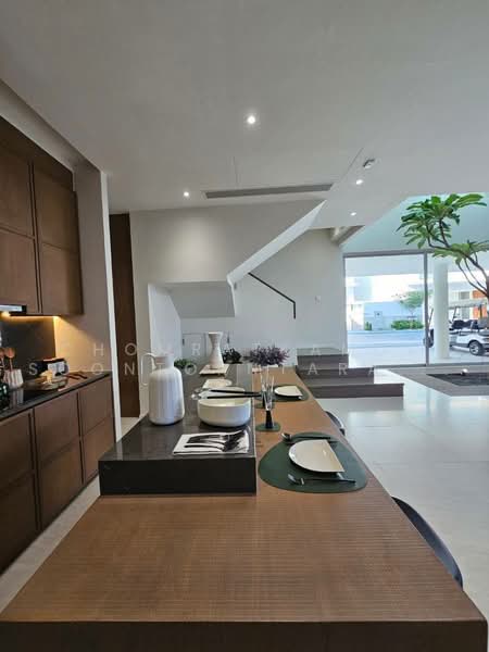 Noble Terra Rama 9-Ekamai, Bangkok, 299 Chamnian Soem Alley, Wang Thonglang, Bangkok, 5 Bedrooms, 498 sqm, Single Detached House For Sale, by Chomratkamol Soontorntarawong (Gor), 500473176 - DDproperty.com