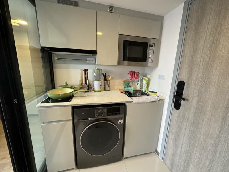 SOHO Bangkok Ratchada, Bangkok, 74 Pracha Rat Bamphen Rd, Huai Khwang, Bangkok, 2 Bedrooms, 47 sqm, Condo For Sale, by Chomratkamol Soontorntarawong (Gor), 500473232 - DDproperty.com