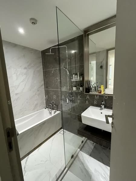Fynn Asoke, Bangkok, 28 Sukhumvit 10 Alley, Khlong Toei, Bangkok, 1 Bedroom, 37 sqm, Condo For Sale, by Chomratkamol Soontorntarawong (Gor), 500473239 - DDproperty.com