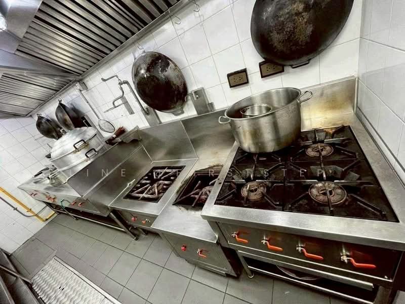Restaurant Space with Fully Equipped Kitchen Thonglor Near BTS Thonglor, Bangkok, Phra Kanong, Khlong Toei, Bangkok, , 230 sqm, Retail Space For Rent, by LINE @firststep, 500473285 - DDproperty.com