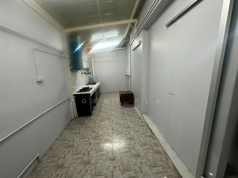 For Rent: 4-Story Home Office in Ladprao Area, near Ladprao 83 Station (Yellow Line BTS) (SPSAD4118), Bangkok, Wang Thonglang, Bangkok, 3 Bedrooms, 320 sqm, Townhouse For Rent, by Agent Pla, 500473416 - DDproperty.com