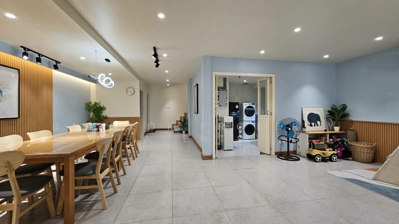 Townhome-Office near Benchakitti Park, Bangkok, Khlong Toei, Bangkok, 4 Bedrooms, 250 sqm, Townhouse For Rent, by BANGKOK PROPERTY AGENTS, 500473447 - DDproperty.com