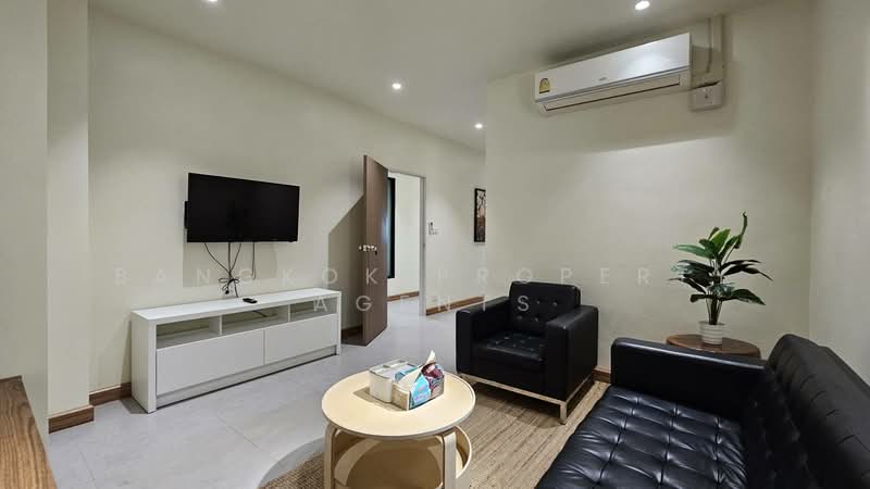 Townhome-Office near Benchakitti Park, กรุงเทพ, คลองเตย, กรุงเทพ, 250 ตร.ม., ทาวน์เฮ้าส์ ให้เช่า, โดย BANGKOK PROPERTY AGENTS, 500473447 - DDproperty.com