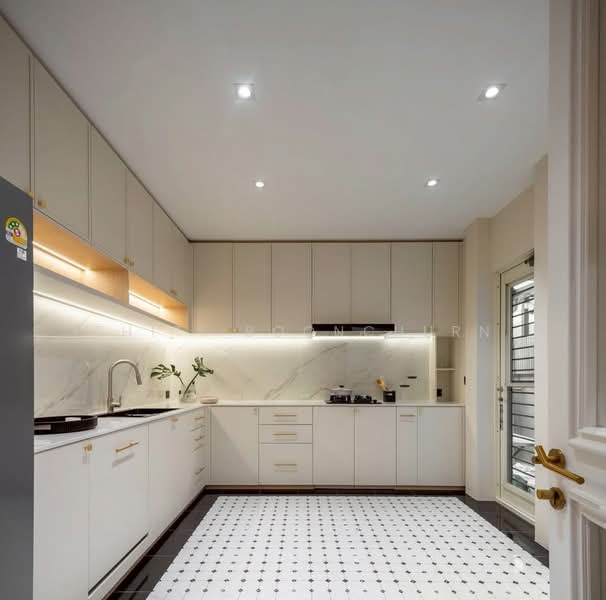 The Gentry Sukhumvit 101, Bangkok, Soi Sukhumvit 101, Sukhumvit Road, Bang Chak, Phra Khanong, Bangkok, 5 Bedrooms, 580 sqm, Single Detached House For Rent, by Thiti Boonchurn, 500473452 - DDproperty.com