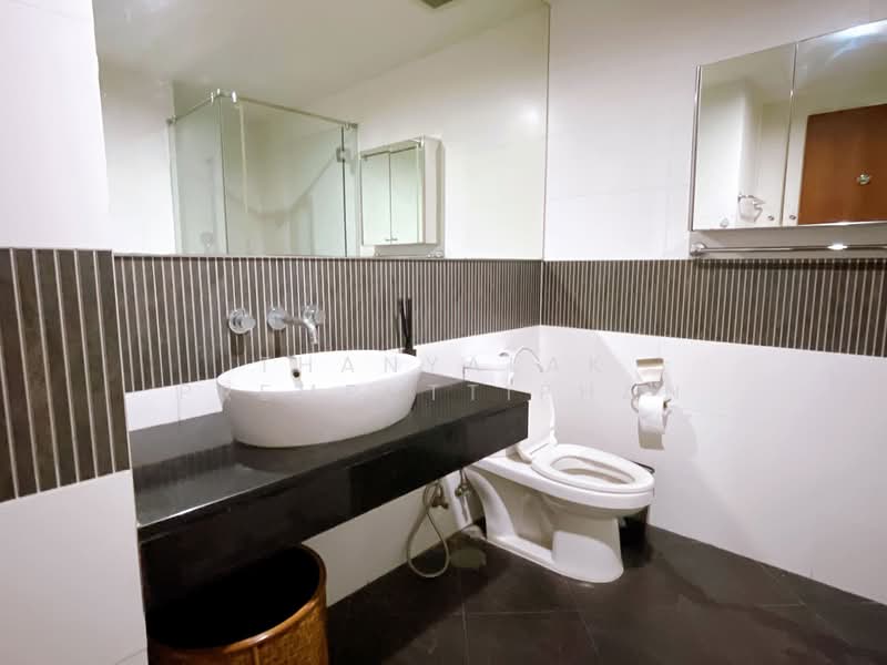 Urbana Sathorn, Bangkok, 55 South Sathorn Road, Thung Maha Mek, Sathon, Bangkok, 1 Bedroom, 70 sqm, Condo For Sale, by Thanyalak Premputtiphan, 500473484 - DDproperty.com