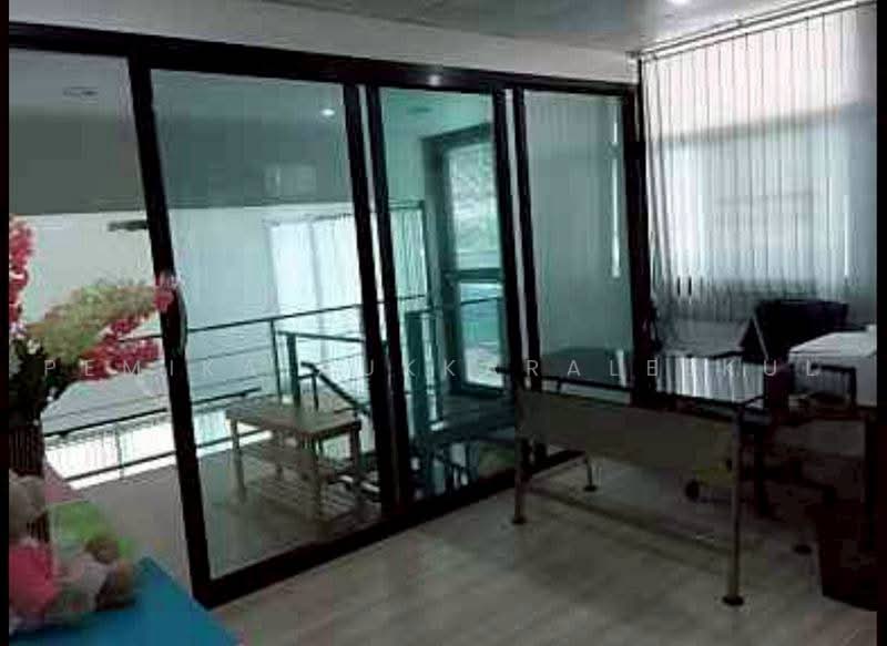 4-BR House, Bangkok, Khlong Chaokhun Sing, Wang Thonglang, Bangkok, 4 Bedrooms, 325 sqm, Single Detached House For Rent, by Pemika Aukkaraleekul, 500473533 - DDproperty.com