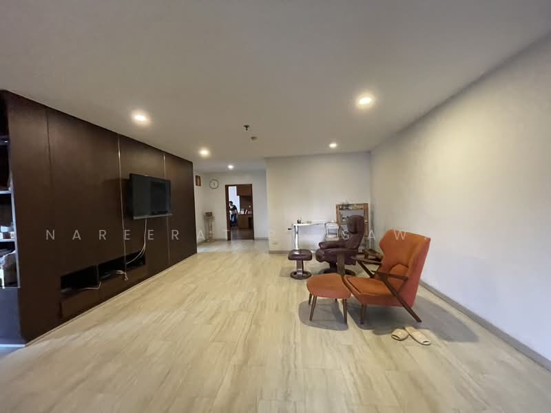 Fifty Fifth Tower, Bangkok, 84 Soi Sukhumvit 55, Sukhumvit Road, Khlong Tan Nua, Watthana, Bangkok, 3 Bedrooms, 223 sqm, Condo For Sale, by Nareerat Pimsawang, 500473564 - DDproperty.com