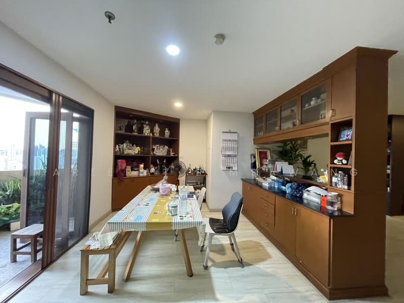 Fifty Fifth Tower, Bangkok, 84 Soi Sukhumvit 55, Sukhumvit Road, Khlong Tan Nua, Watthana, Bangkok, 3 Bedrooms, 223 sqm, Condo For Sale, by Nareerat Pimsawang, 500473564 - DDproperty.com