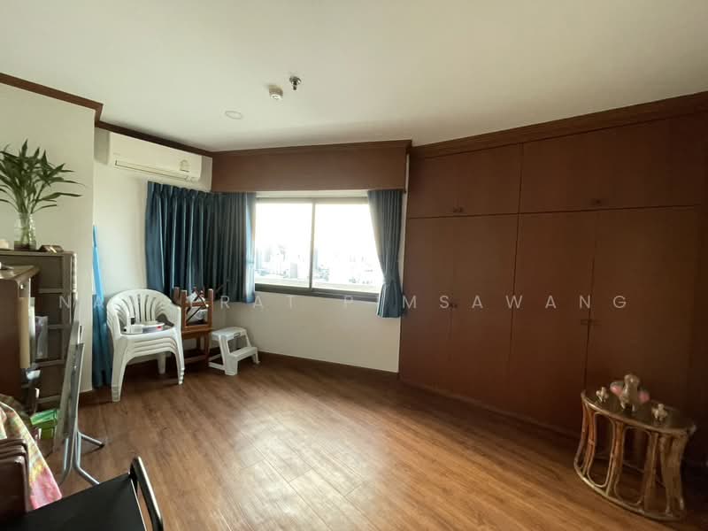 Fifty Fifth Tower, Bangkok, 84 Soi Sukhumvit 55, Sukhumvit Road, Khlong Tan Nua, Watthana, Bangkok, 3 Bedrooms, 223 sqm, Condo For Sale, by Nareerat Pimsawang, 500473564 - DDproperty.com