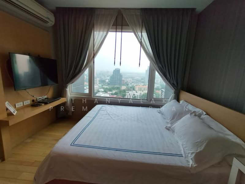 Siri At Sukhumvit, Bangkok, 902 Sukhumvit Road, Phra Kanong, Khlong Toei, Bangkok, 2 Bedrooms, 70 sqm, Condo For Sale, by Thanyalak Premputtiphan, 500473589 - DDproperty.com