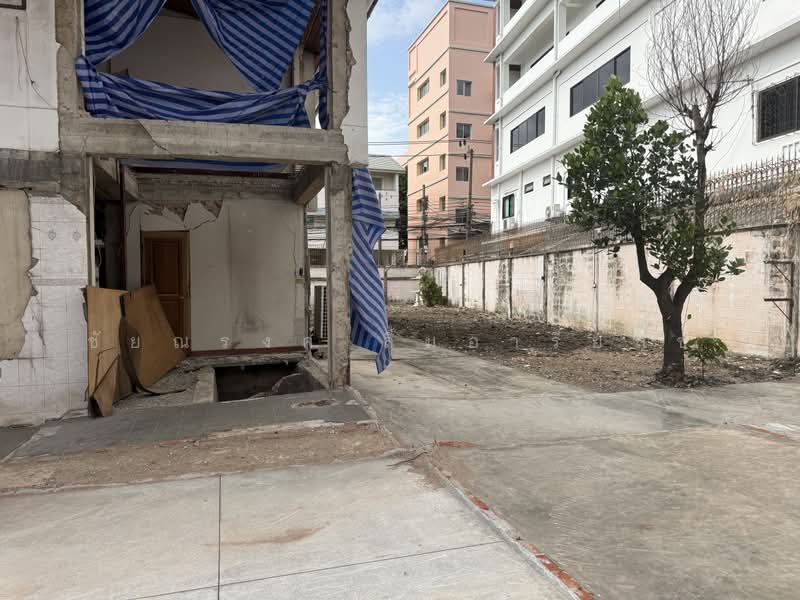 Land with Existing Building for Rent | Sukhumvit 71 | 253.4 sq.w, Bangkok, สุขุมวิท 71, Khlong Tan Nua, Watthana, Bangkok, , 1,000 sqm, Business For Rent, by ชัยณรงค์ ลิ้มอารีย์สุข, 500473628 - DDproperty.com