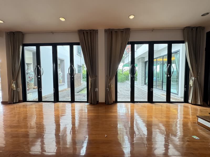 บุษราคัม residences, Bangkok, Sala Thammasop, Thawi Watthana, Bangkok, 5 Bedrooms, 300 sqm, Single Detached House For Sale, by ธนณัฎฐ์ ศตายุสกุลวงศ์, 500473677 - DDproperty.com