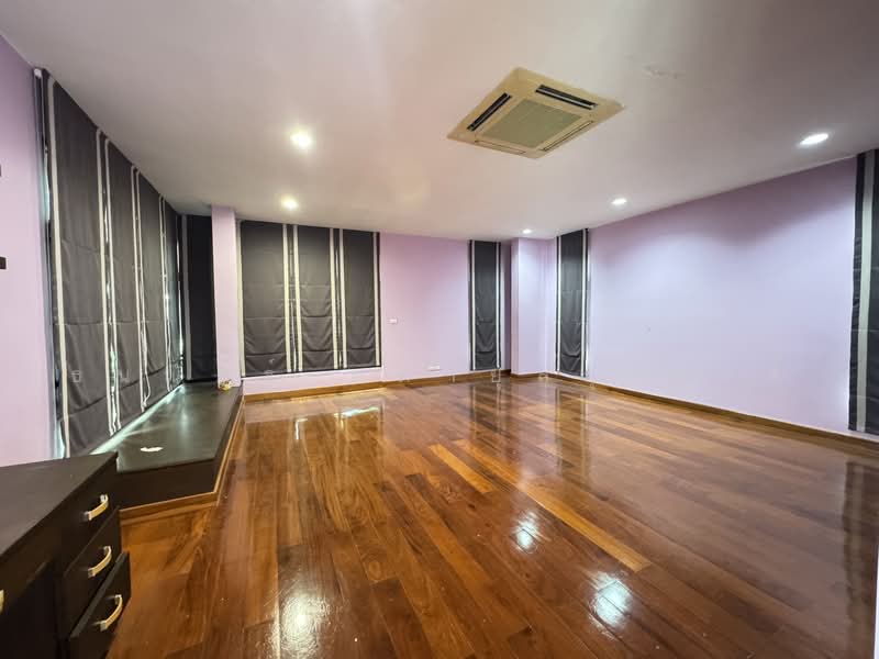 บุษราคัม residences, Bangkok, Sala Thammasop, Thawi Watthana, Bangkok, 5 Bedrooms, 300 sqm, Single Detached House For Sale, by ธนณัฎฐ์ ศตายุสกุลวงศ์, 500473677 - DDproperty.com