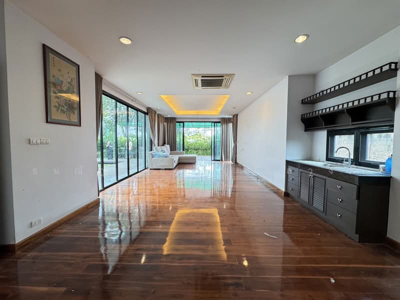 บุษราคัม residences, Bangkok, Sala Thammasop, Thawi Watthana, Bangkok, 5 Bedrooms, 300 sqm, Single Detached House For Sale, by ธนณัฎฐ์ ศตายุสกุลวงศ์, 500473677 - DDproperty.com