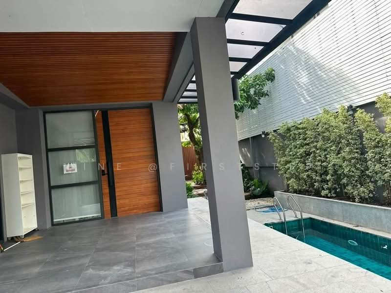 3-Storey Detached House Pool Villa Sukhumvit 71 Near BTS Phra Khanong, Bangkok, Khlong Tan Nua, Watthana, Bangkok, 5 Bedrooms, 700 sqm, Single Detached House For Sale, by LINE @firststep, 500473691 - DDproperty.com