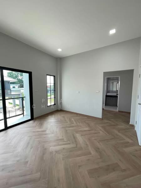 Brand new modern house, Chiang Mai, Pa Daet, Muang Chiang Mai, Chiang Mai, 4 Bedrooms, 185 sqm, Single Detached House For Sale, by Pharita Chaimanee, 500473719 - DDproperty.com