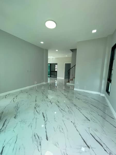 Brand new modern house, Chiang Mai, Pa Daet, Muang Chiang Mai, Chiang Mai, 4 Bedrooms, 185 sqm, Single Detached House For Sale, by Pharita Chaimanee, 500473719 - DDproperty.com