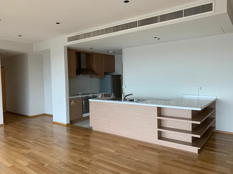 The Emporio Place, Bangkok, 93 Soi Sukhumvit 24, Sukhumvit Road, Khong Tan, Khlong Toei, Bangkok, 3 Bedrooms, 161 sqm, Condo For Sale, by Tanapat Jitwatcharakomol, 500473724 - DDproperty.com