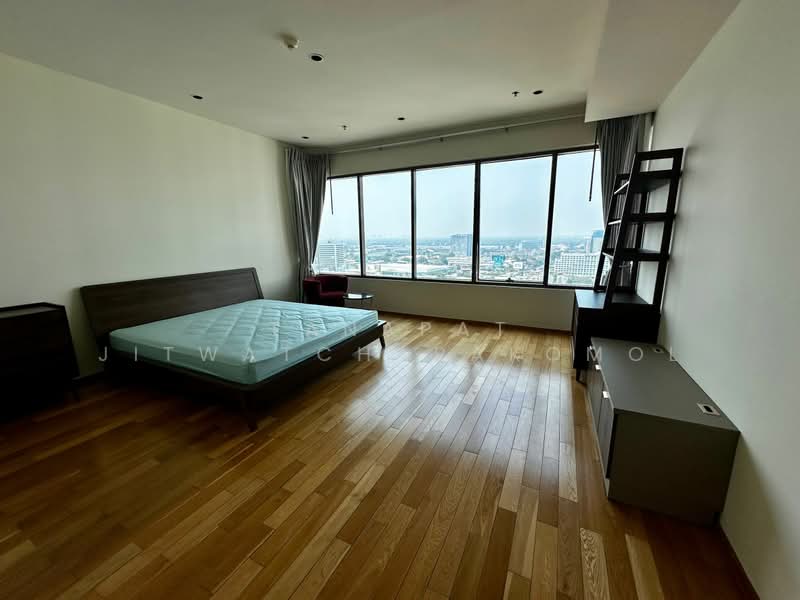 The Emporio Place, Bangkok, 93 Soi Sukhumvit 24, Sukhumvit Road, Khong Tan, Khlong Toei, Bangkok, 3 Bedrooms, 161 sqm, Condo For Sale, by Tanapat Jitwatcharakomol, 500473724 - DDproperty.com