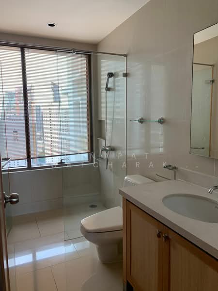 The Emporio Place, Bangkok, 93 Soi Sukhumvit 24, Sukhumvit Road, Khong Tan, Khlong Toei, Bangkok, 3 Bedrooms, 161 sqm, Condo For Sale, by Tanapat Jitwatcharakomol, 500473724 - DDproperty.com