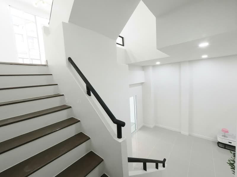 ขายราคาพิเศษ ทาวน์โฮม 3 ชั้น 23.2 ตร.ว. ม.บำรุงวงศ์ 5ห้องนอน 4ห้องน้ำ บ้านสวยมาก ฟังชั่นบ้านดีเยี่ยม, นนทบุรี, ปลายบาง, บางกรวย, นนทบุรี, 250 ตร.ม., ทาวน์เฮ้าส์ ขาย, โดย วิภา รุ่งธุระ, 500473770 - DDproperty.com