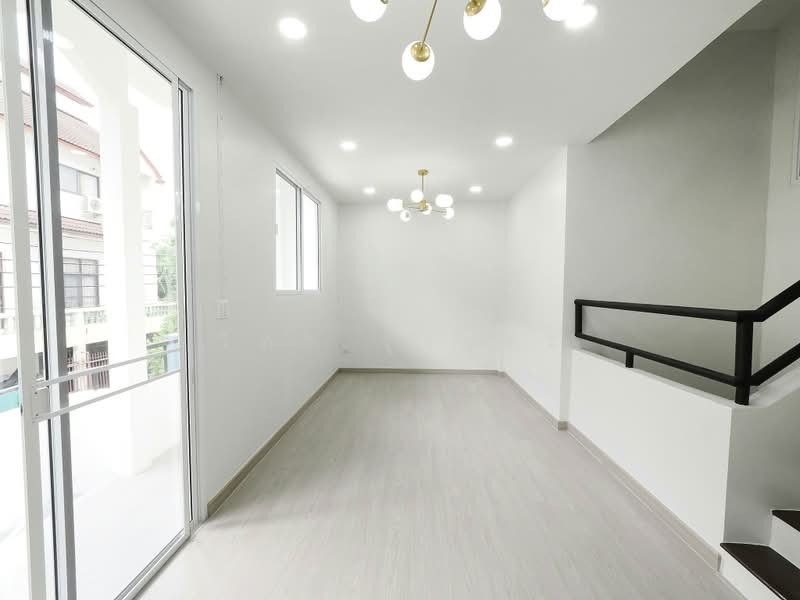 ขายราคาพิเศษ ทาวน์โฮม 3 ชั้น 23.2 ตร.ว. ม.บำรุงวงศ์ 5ห้องนอน 4ห้องน้ำ บ้านสวยมาก ฟังชั่นบ้านดีเยี่ยม, Nonthaburi, ปลายบาง, Plai Bang, Bang Kruai, Nonthaburi, 5 Bedrooms, 250 sqm, Townhouse For Sale, by wipa รุ่งธุระ, 500473770 - DDproperty.com