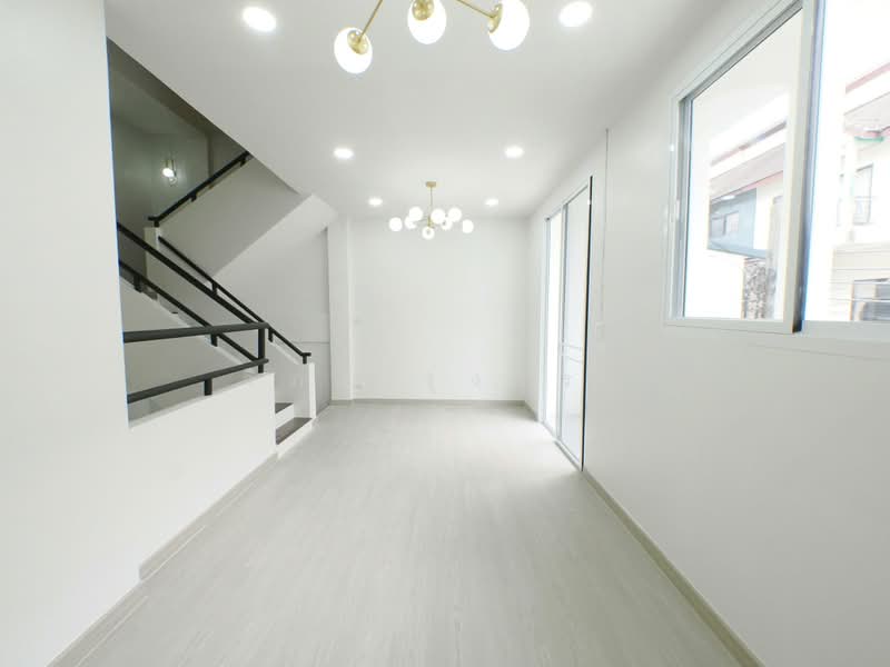 ขายราคาพิเศษ ทาวน์โฮม 3 ชั้น 23.2 ตร.ว. ม.บำรุงวงศ์ 5ห้องนอน 4ห้องน้ำ บ้านสวยมาก ฟังชั่นบ้านดีเยี่ยม, นนทบุรี, ปลายบาง, บางกรวย, นนทบุรี, 250 ตร.ม., ทาวน์เฮ้าส์ ขาย, โดย วิภา รุ่งธุระ, 500473770 - DDproperty.com