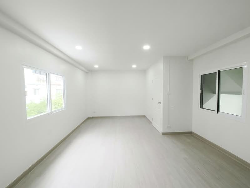 ขายราคาพิเศษ ทาวน์โฮม 3 ชั้น 23.2 ตร.ว. ม.บำรุงวงศ์ 5ห้องนอน 4ห้องน้ำ บ้านสวยมาก ฟังชั่นบ้านดีเยี่ยม, นนทบุรี, ปลายบาง, บางกรวย, นนทบุรี, 250 ตร.ม., ทาวน์เฮ้าส์ ขาย, โดย วิภา รุ่งธุระ, 500473770 - DDproperty.com