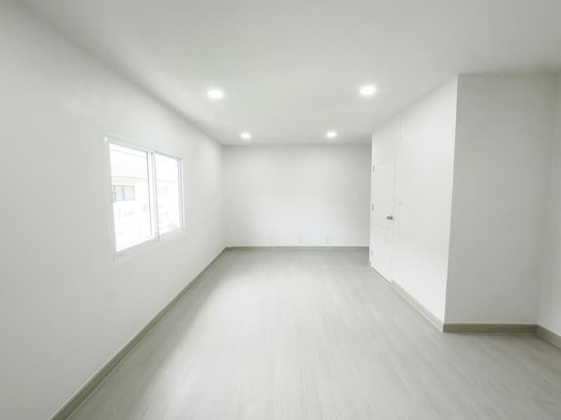 ขายราคาพิเศษ ทาวน์โฮม 3 ชั้น 23.2 ตร.ว. ม.บำรุงวงศ์ 5ห้องนอน 4ห้องน้ำ บ้านสวยมาก ฟังชั่นบ้านดีเยี่ยม, Nonthaburi, ปลายบาง, Plai Bang, Bang Kruai, Nonthaburi, 5 Bedrooms, 250 sqm, Townhouse For Sale, by wipa รุ่งธุระ, 500473770 - DDproperty.com