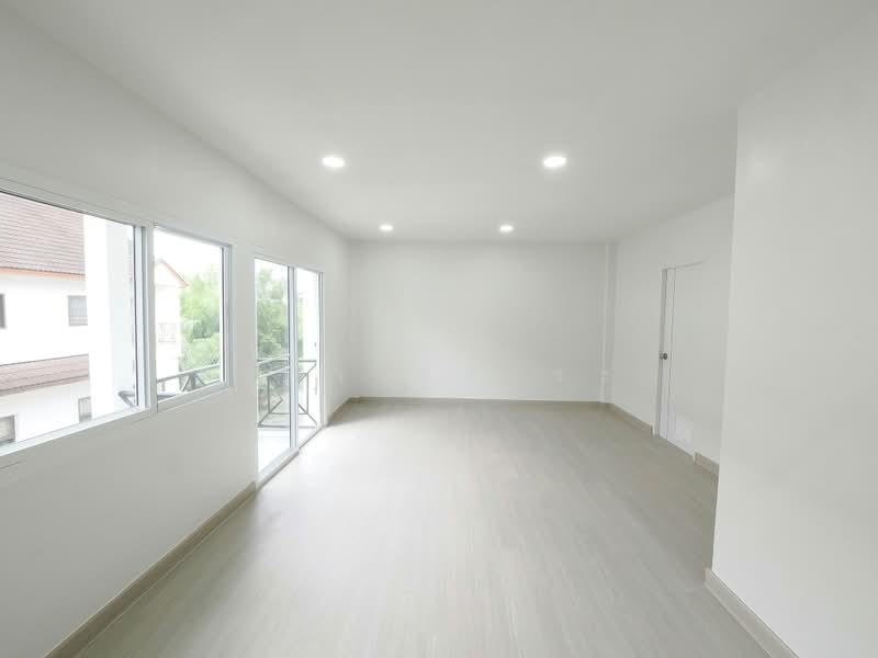 ขายราคาพิเศษ ทาวน์โฮม 3 ชั้น 23.2 ตร.ว. ม.บำรุงวงศ์ 5ห้องนอน 4ห้องน้ำ บ้านสวยมาก ฟังชั่นบ้านดีเยี่ยม, นนทบุรี, ปลายบาง, บางกรวย, นนทบุรี, 250 ตร.ม., ทาวน์เฮ้าส์ ขาย, โดย วิภา รุ่งธุระ, 500473770 - DDproperty.com