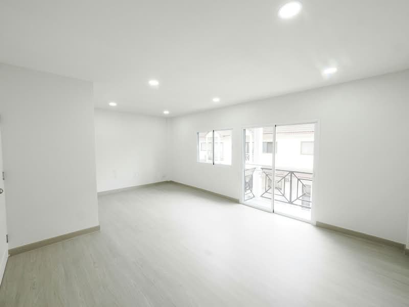 ขายราคาพิเศษ ทาวน์โฮม 3 ชั้น 23.2 ตร.ว. ม.บำรุงวงศ์ 5ห้องนอน 4ห้องน้ำ บ้านสวยมาก ฟังชั่นบ้านดีเยี่ยม, Nonthaburi, ปลายบาง, Plai Bang, Bang Kruai, Nonthaburi, 5 Bedrooms, 250 sqm, Townhouse For Sale, by wipa รุ่งธุระ, 500473770 - DDproperty.com