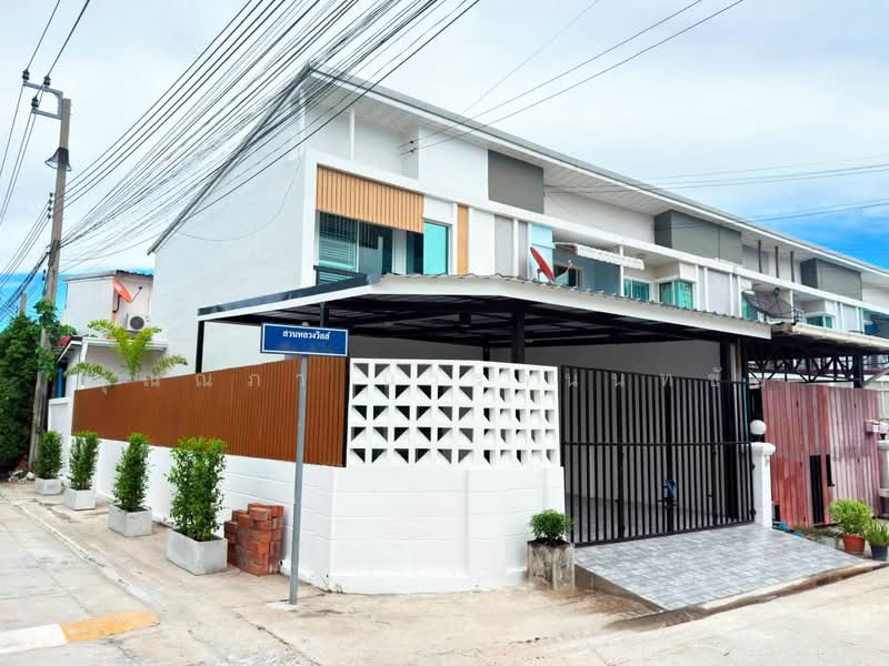 Suanluang Ville 5, Bangkok, 191 Soi Chaloem Phra Kiat Ratchakan Thi 9, Dok Mai, Prawet, Bangkok, 2 Bedrooms, 90 sqm, Townhouse For Sale, by ปุณณภา นารานนทชัย, 500473788 - DDproperty.com