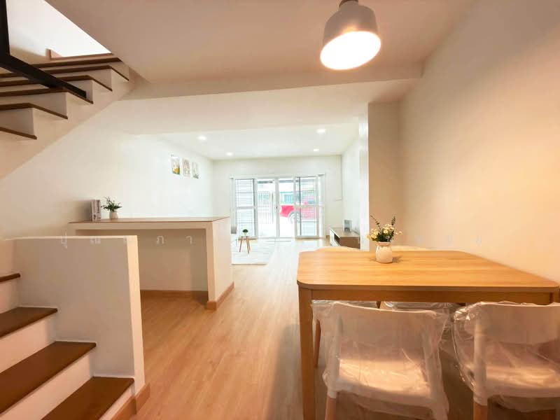 Suanluang Ville 5, Bangkok, 191 Soi Chaloem Phra Kiat Ratchakan Thi 9, Dok Mai, Prawet, Bangkok, 2 Bedrooms, 90 sqm, Townhouse For Sale, by ปุณณภา นารานนทชัย, 500473788 - DDproperty.com