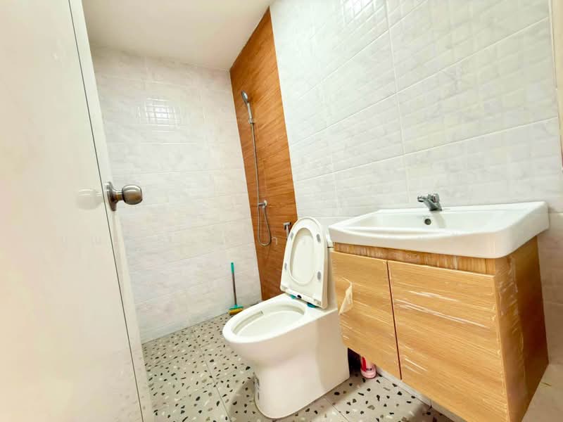 Suanluang Ville 5, Bangkok, 191 Soi Chaloem Phra Kiat Ratchakan Thi 9, Dok Mai, Prawet, Bangkok, 2 Bedrooms, 90 sqm, Townhouse For Sale, by ปุณณภา นารานนทชัย, 500473788 - DDproperty.com