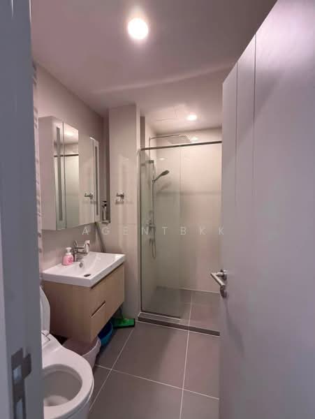 Oka Haus Sukhumvit 36, Bangkok, 3399 Rama 4 Road, Khong Tan, Khlong Toei, Bangkok, 2 Bedrooms, 70 sqm, Condo For Rent, by Agentbkk, 500473858 - DDproperty.com