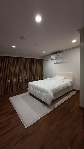 Sampoom Garden Condominium, Bangkok, ซอย 14 Sathorn, Silom, Bang Rak, Bangkok, 1 Bedroom, 55 sqm, Condo For Rent, by Natrinee Aphirachatanon, 500473871 - DDproperty.com