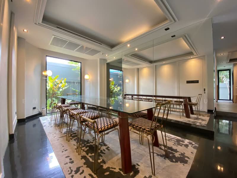 Noble House Thonglor 25, Bangkok, Khlong Tan Nua, Watthana, Bangkok, 4 Bedrooms, 340 sqm, Single Detached House For Rent, by Pemika Aukkaraleekul, 500473895 - DDproperty.com