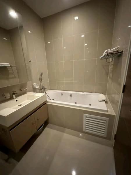 Q Asoke, Bangkok, 1678 Petchaburi Road, Makkasan, Ratchathewi, Bangkok, 2 Bedrooms, 70 sqm, Condo For Sale, by Manapong Phromphitak, 500473976 - DDproperty.com