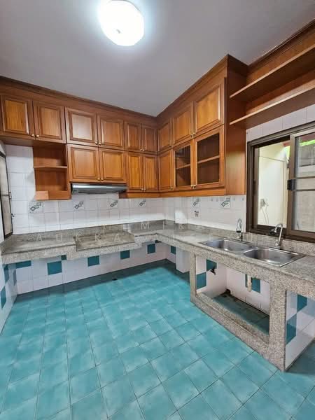 7-BR House, Bangkok, Praborommaharatchawang, Phra Nakhon, Bangkok, 7 Bedrooms, 800 sqm, Single Detached House For Rent, by Pemika Aukkaraleekul, 500474013 - DDproperty.com