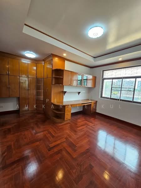 7-BR House, Bangkok, Praborommaharatchawang, Phra Nakhon, Bangkok, 7 Bedrooms, 800 sqm, Single Detached House For Rent, by Pemika Aukkaraleekul, 500474013 - DDproperty.com